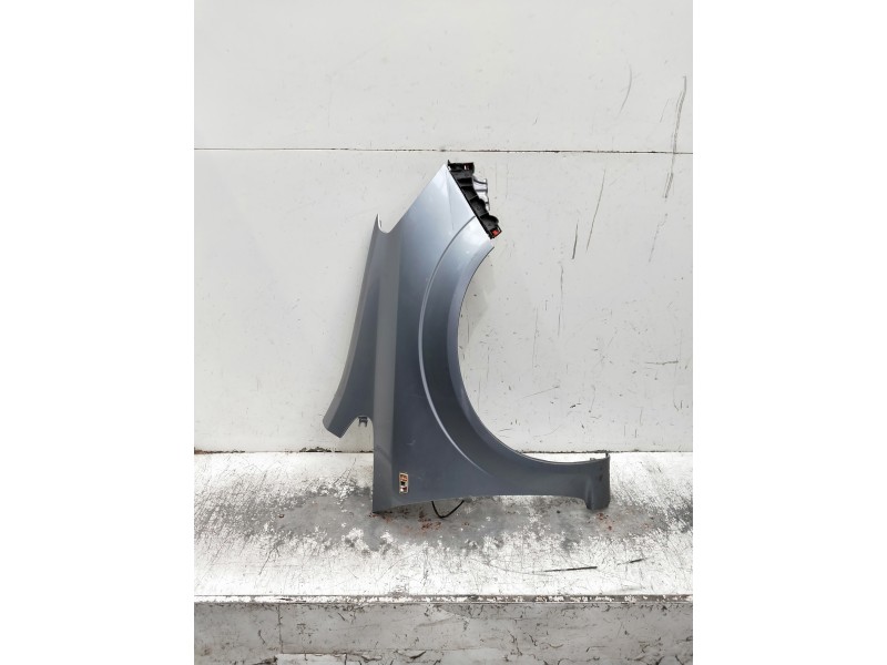 Recambio de aleta delantera izquierda para opel zafira b referencia OEM IAM   