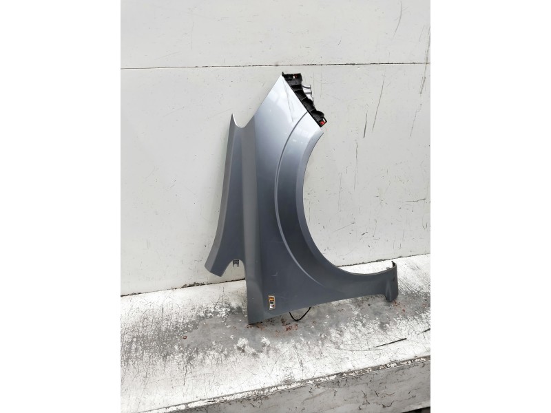 Recambio de aleta delantera izquierda para opel zafira b referencia OEM IAM   