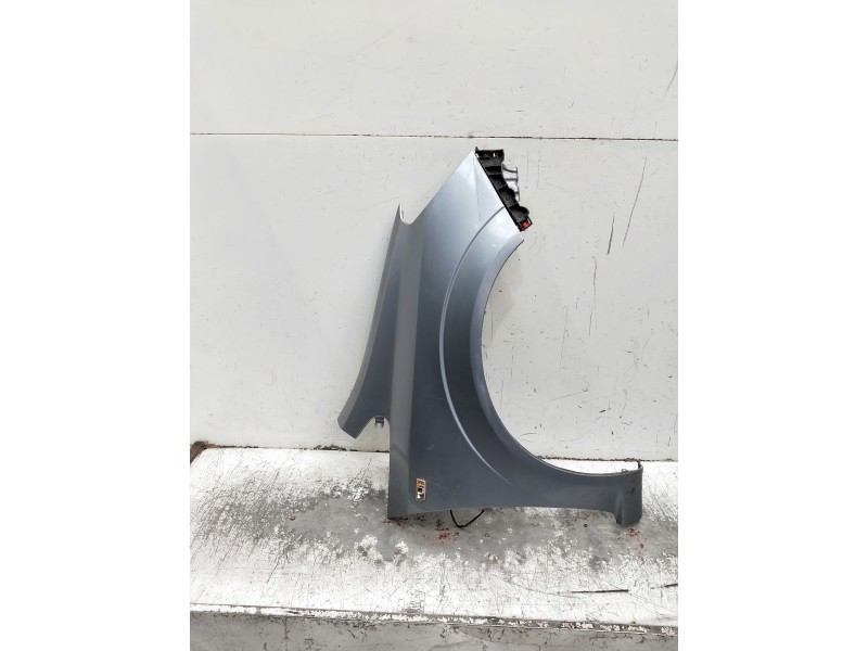 Recambio de aleta delantera izquierda para opel zafira b referencia OEM IAM   