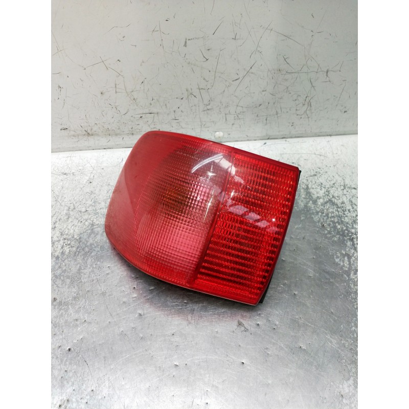 Recambio de piloto trasero izquierdo para audi 80 2.0 i referencia OEM IAM 140343LI  