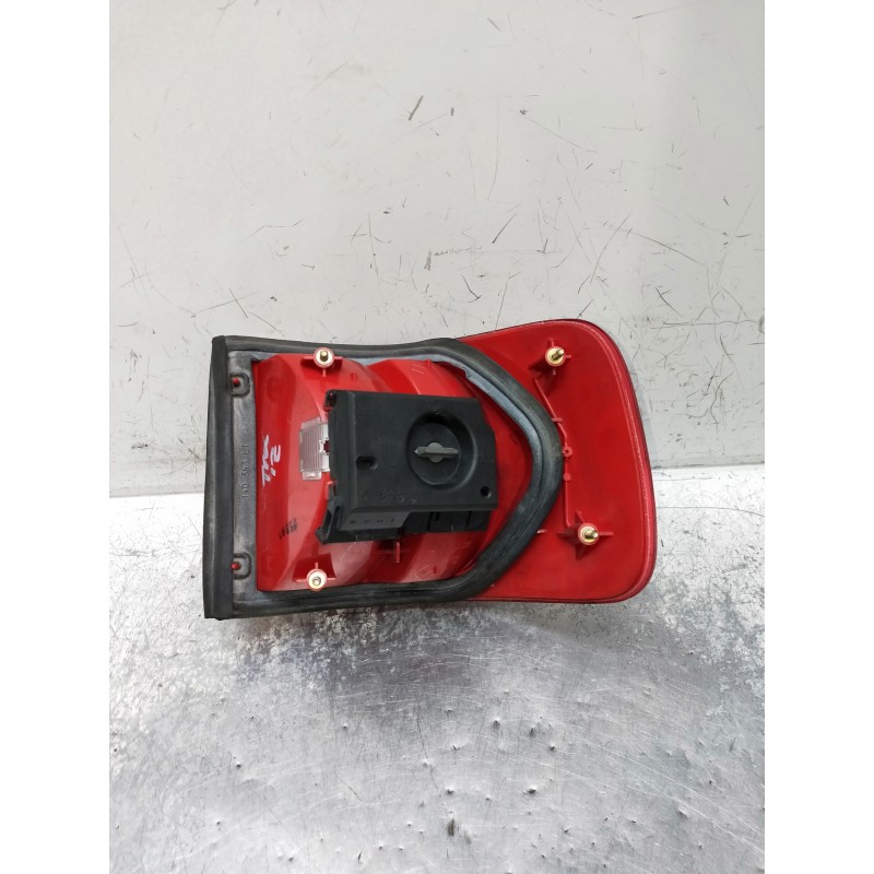 Recambio de piloto trasero izquierdo para audi 80 2.0 i referencia OEM IAM 140343LI  