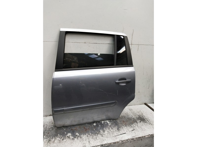 Recambio de puerta trasera izquierda para opel zafira b referencia OEM IAM  VER FOTOS 5P