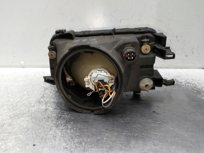 Recambio de faro derecho para audi 80 2.0 i referencia OEM IAM   