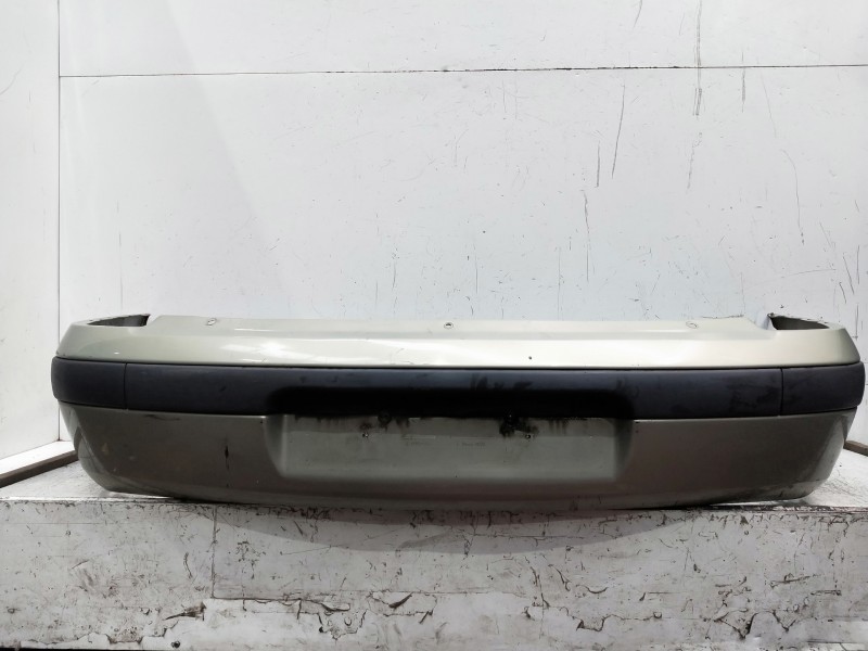 Recambio de paragolpes delantero para renault megane i fase 2 classic (la..) referencia OEM IAM   
