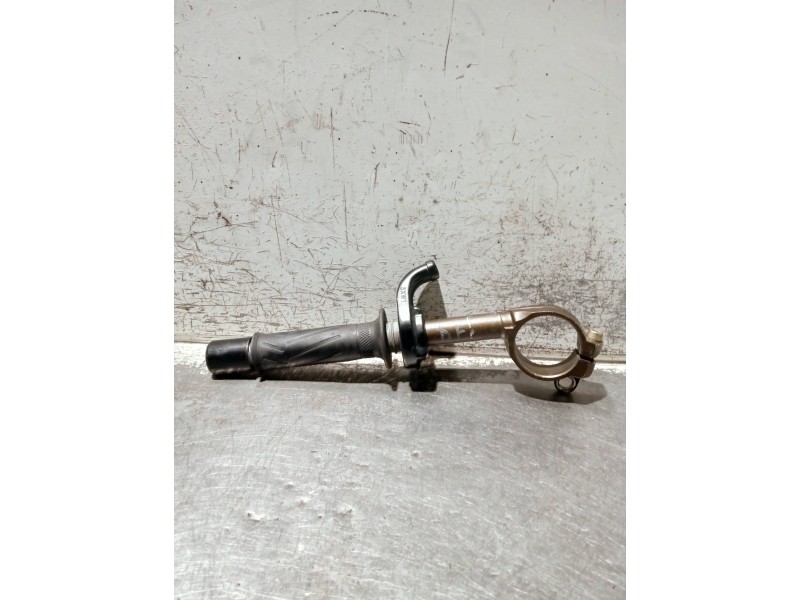 Recambio de manillar para kawasaki ninja zx-6 r/rr referencia OEM IAM   SUBMANILLAR DERECHO