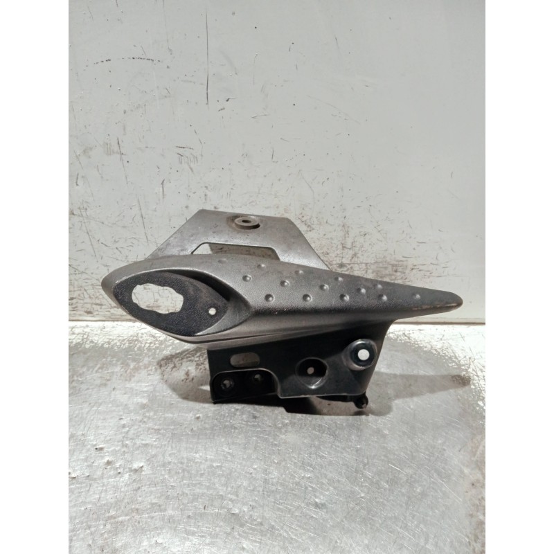 Recambio de molduras traseras para kawasaki ninja zx-6 r/rr referencia OEM IAM 110531404  SOPORTE INTERMITENTE TRASERO IZQUIERDO