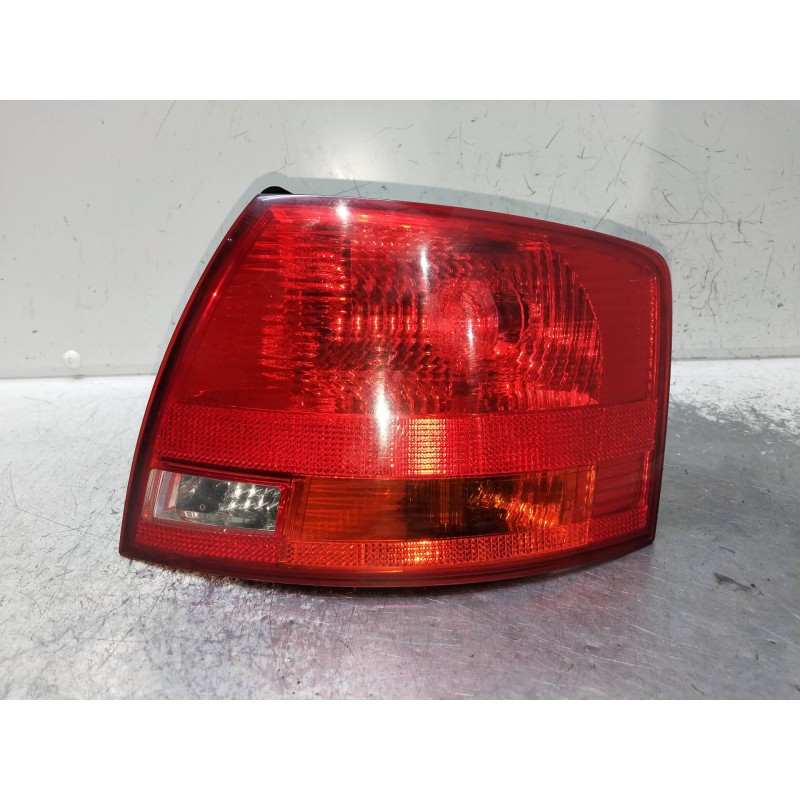Recambio de piloto trasero derecho para audi a4 avant (8e) referencia OEM IAM 8E9945096E  