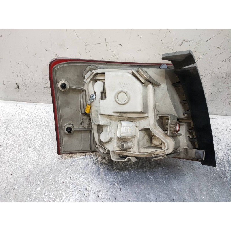 Recambio de piloto trasero derecho para audi a4 avant (8e) referencia OEM IAM 8E9945096E  