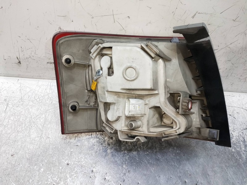 Recambio de piloto trasero derecho para audi a4 avant (8e) referencia OEM IAM 8E9945096E  