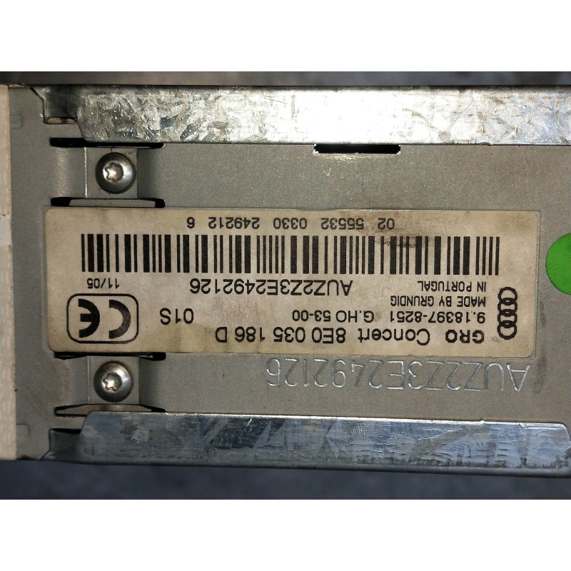 Recambio de sistema audio / radio cd para audi a4 avant (8e) referencia OEM IAM 8E0035186D  