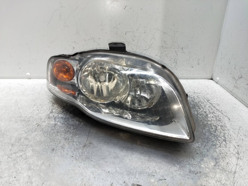 Recambio de faro derecho para audi a4 avant (8e) referencia OEM IAM 8E0941004AJ 0301219202 
