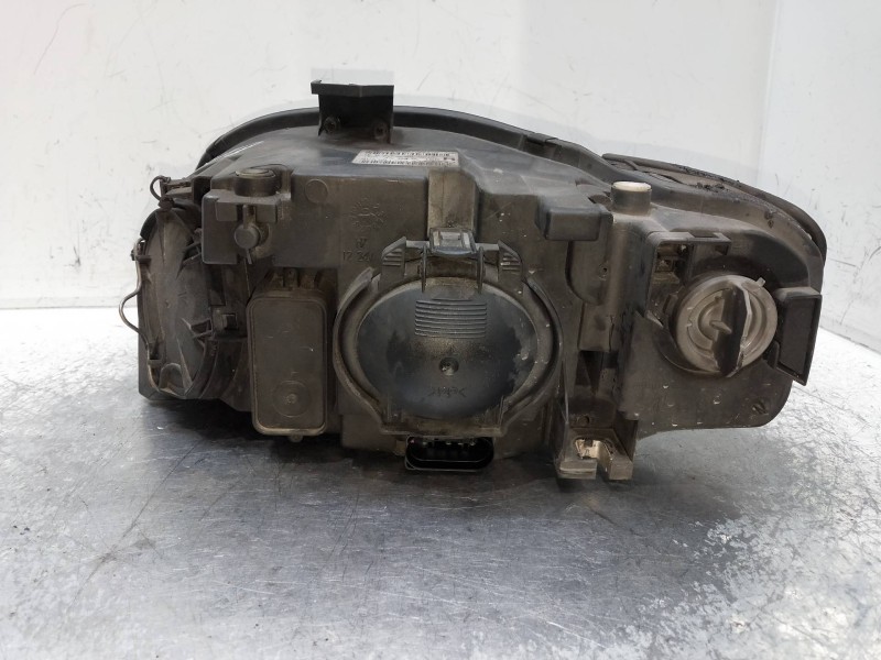 Recambio de faro derecho para audi a4 avant (8e) referencia OEM IAM 8E0941004AJ 0301219202 