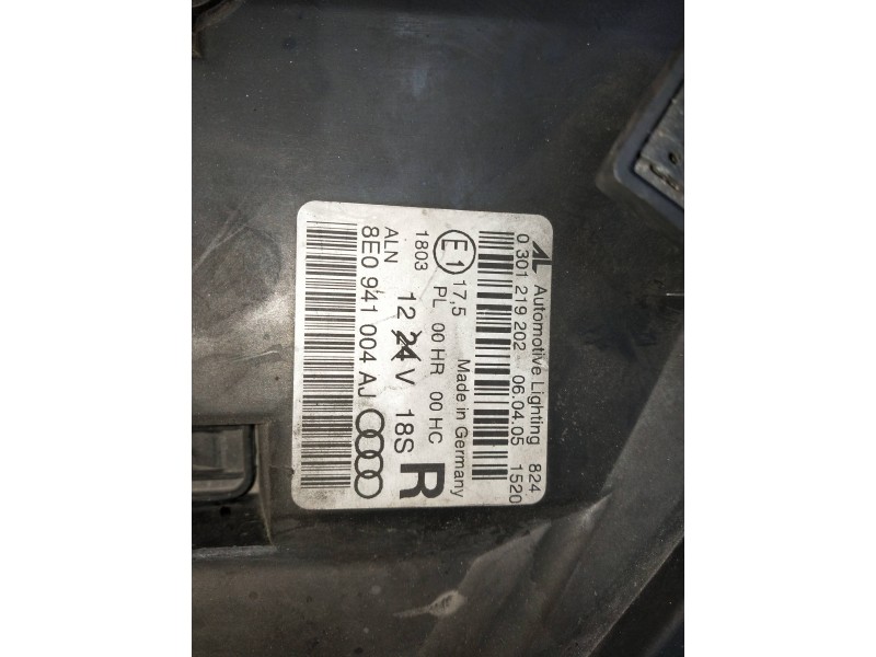 Recambio de faro derecho para audi a4 avant (8e) referencia OEM IAM 8E0941004AJ 0301219202 