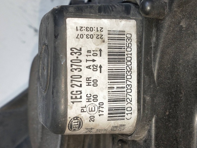 Recambio de faro derecho para opel astra gtc referencia OEM IAM 1EG27037032  OJO MIRAR FOTOS