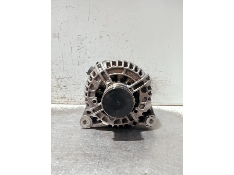 Recambio de alternador para peugeot 308 referencia OEM IAM 9646321880 0124525035 
