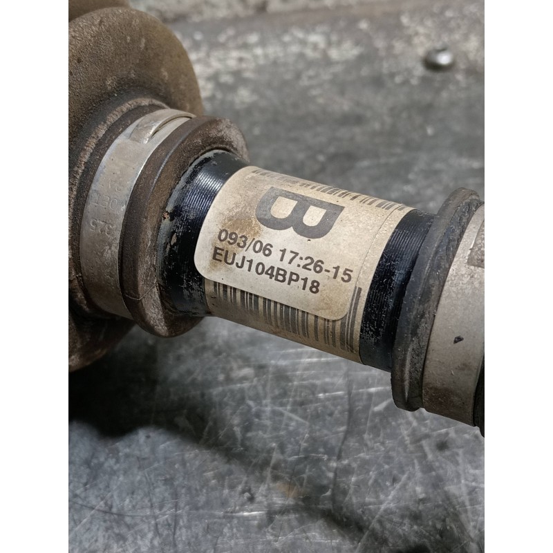 Recambio de transmision delantera izquierda para toyota corolla verso (r1) 2.2 d-4d luna referencia OEM IAM 4342005371 EUJ104BP1