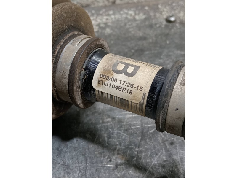 Recambio de transmision delantera izquierda para toyota corolla verso (r1) 2.2 d-4d luna referencia OEM IAM 4342005371 EUJ104BP1