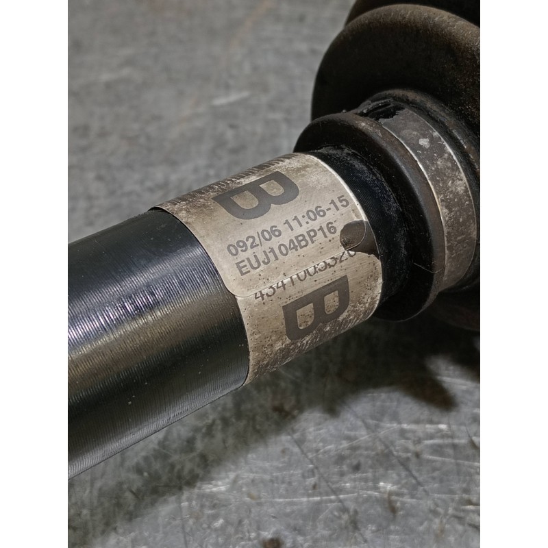 Recambio de transmision delantera derecha para toyota corolla verso (r1) 2.2 d-4d luna referencia OEM IAM 4341005320 EUJ104BP16 