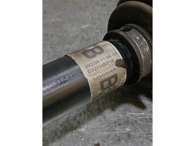 Recambio de transmision delantera derecha para toyota corolla verso (r1) 2.2 d-4d luna referencia OEM IAM 4341005320 EUJ104BP16 