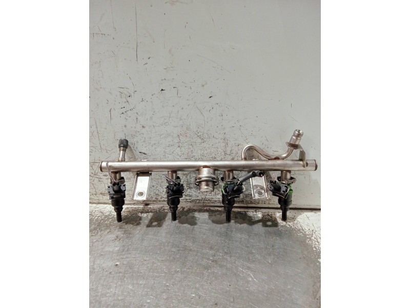 Recambio de rampa inyectora para mercedes clase c (w203) berlina referencia OEM IAM A1110780292 0280161511 