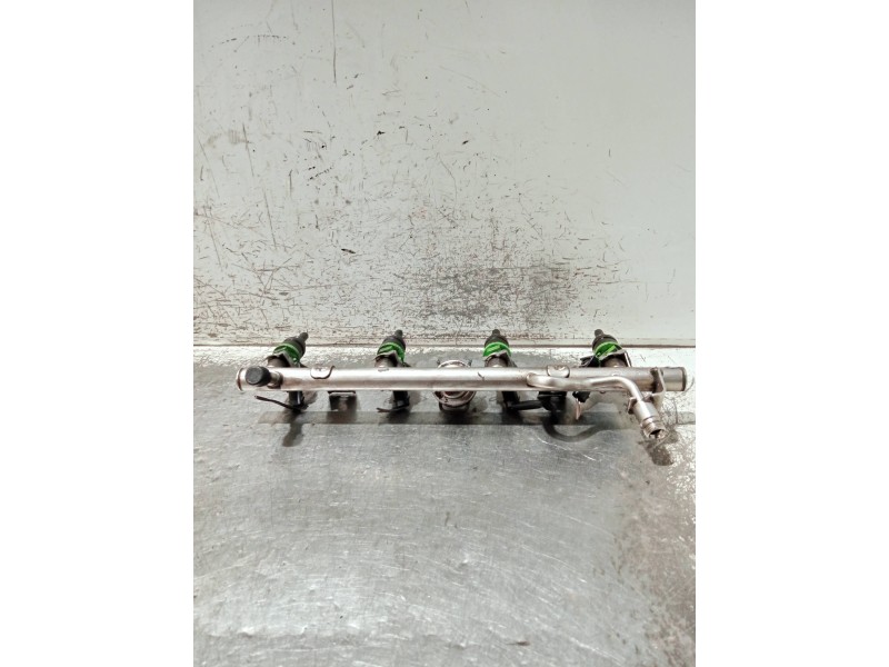 Recambio de rampa inyectora para mercedes clase c (w203) berlina referencia OEM IAM A1110780292 0280161511 