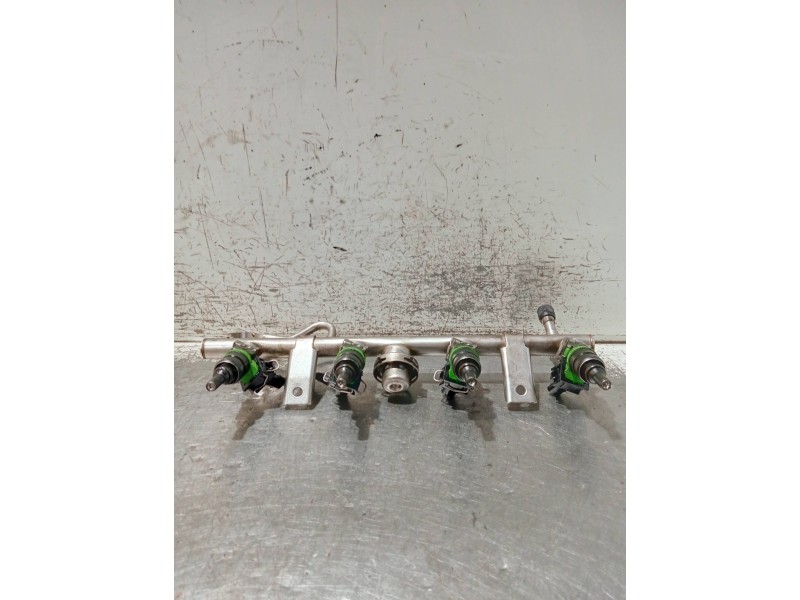 Recambio de rampa inyectora para mercedes clase c (w203) berlina referencia OEM IAM A1110780292 0280161511 