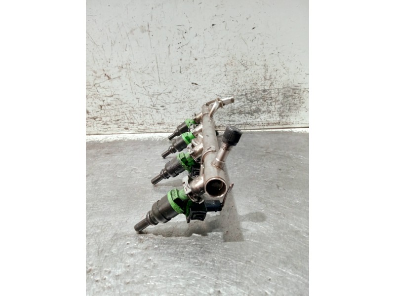 Recambio de rampa inyectora para mercedes clase c (w203) berlina referencia OEM IAM A1110780292 0280161511 