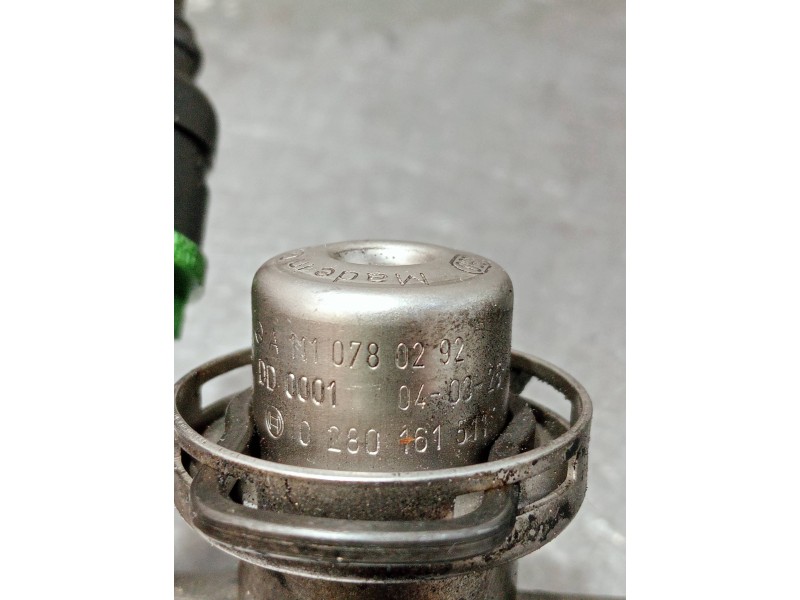 Recambio de rampa inyectora para mercedes clase c (w203) berlina referencia OEM IAM A1110780292 0280161511 