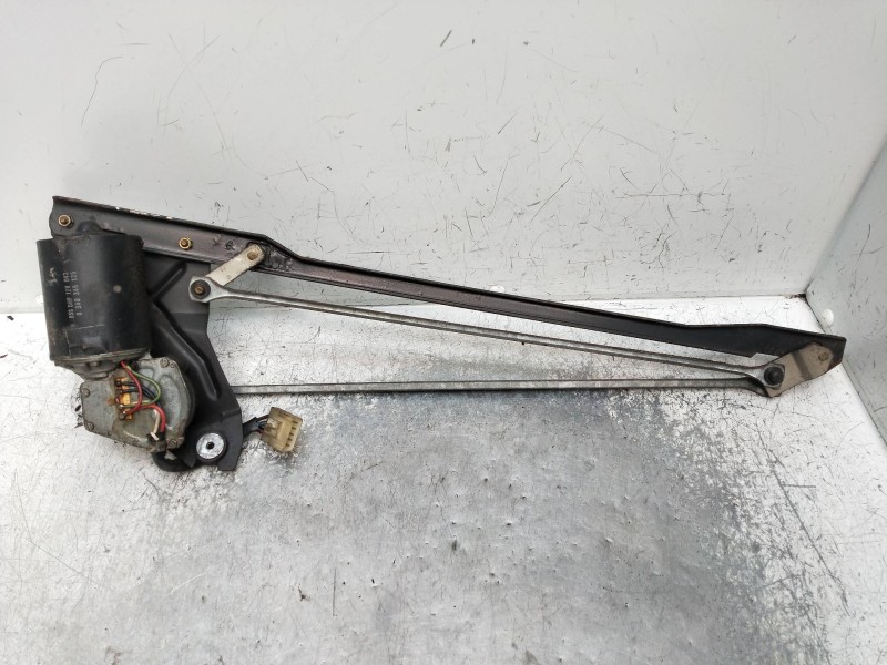Recambio de motor limpia delantero para renault 14 gtl referencia OEM IAM 0390346135  