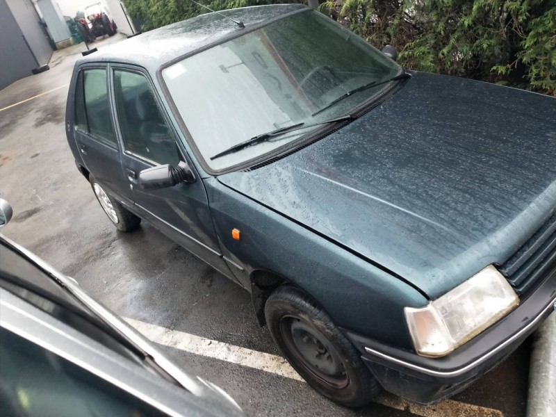 peugeot 205 berlina del año 1997