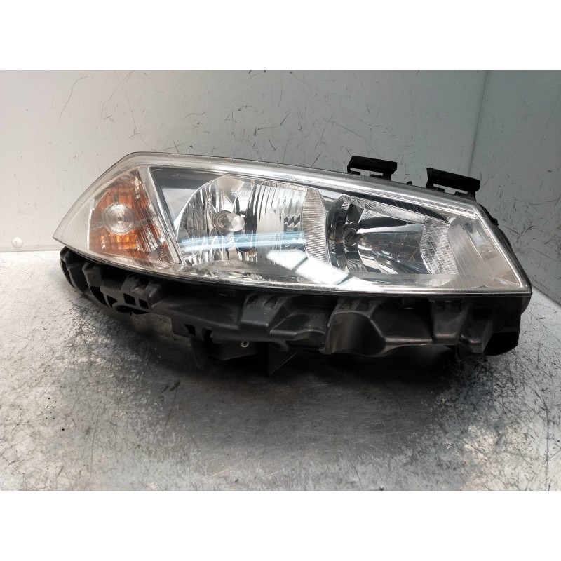 Recambio de faro derecho para renault megane ii berlina 5p referencia OEM IAM 7701064017  