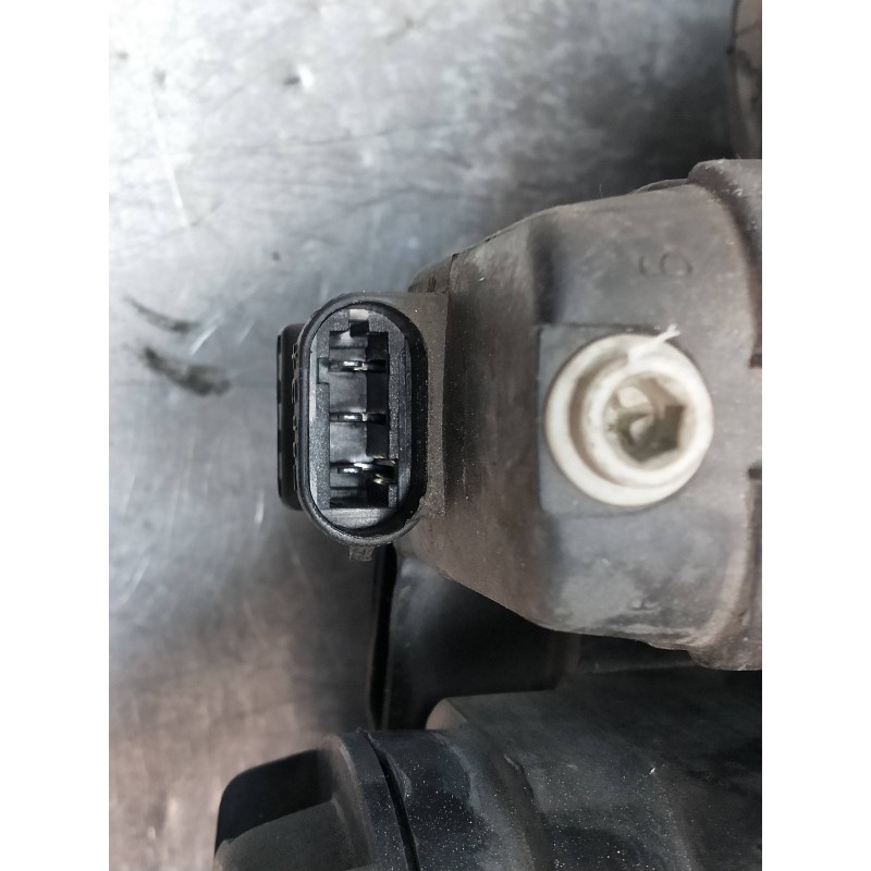 Recambio de faro derecho para renault megane ii berlina 5p referencia OEM IAM 7701064017  