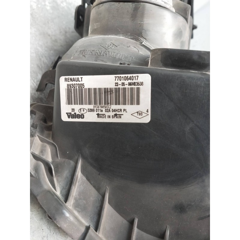 Recambio de faro derecho para renault megane ii berlina 5p referencia OEM IAM 7701064017  