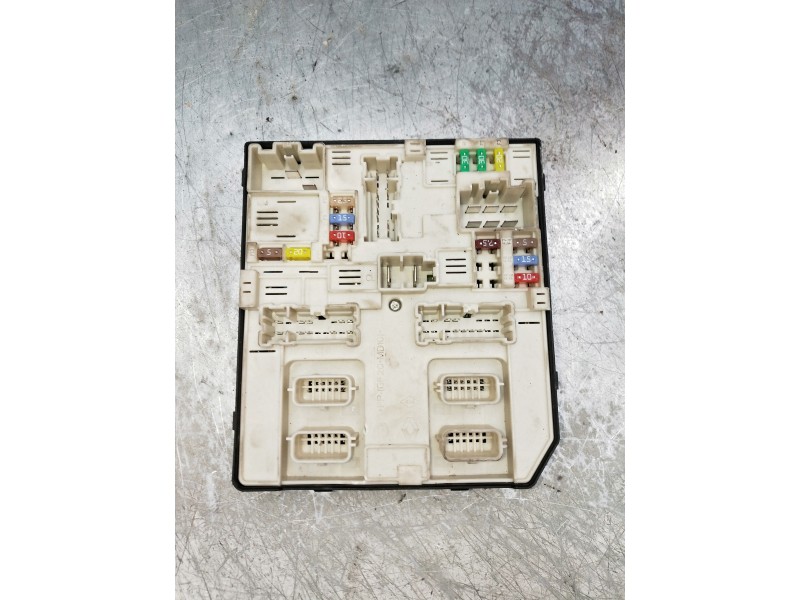Recambio de caja reles / fusibles para renault zoe referencia OEM IAM 284B64259R 519561F08 3571661322