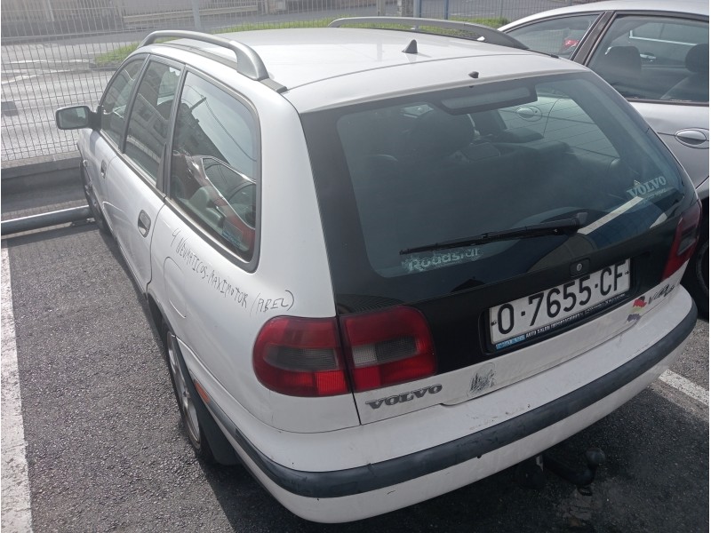 volvo v40 familiar del año 1999