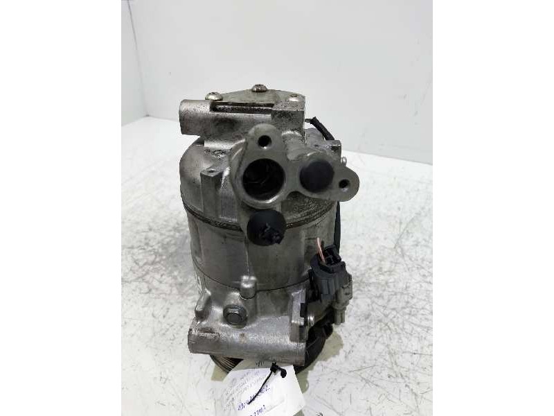 Recambio de compresor aire acondicionado para renault captur 0.9 energy referencia OEM IAM 92600734R T72634BA 