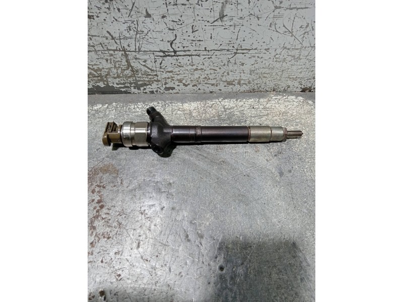 Recambio de inyector para toyota corolla verso (r1) 2.2 d-4d luna referencia OEM IAM 236700R170  DENSO