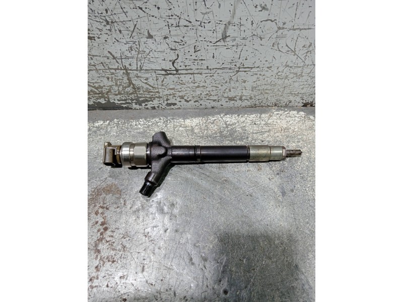 Recambio de inyector para toyota corolla verso (r1) 2.2 d-4d luna referencia OEM IAM 236700R170  DENSO