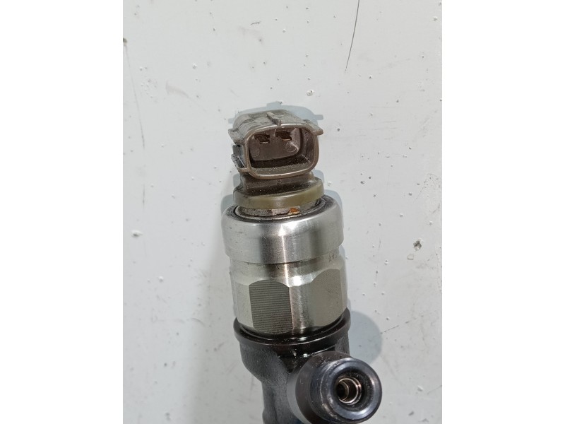 Recambio de inyector para toyota corolla verso (r1) 2.2 d-4d luna referencia OEM IAM 236700R170  DENSO