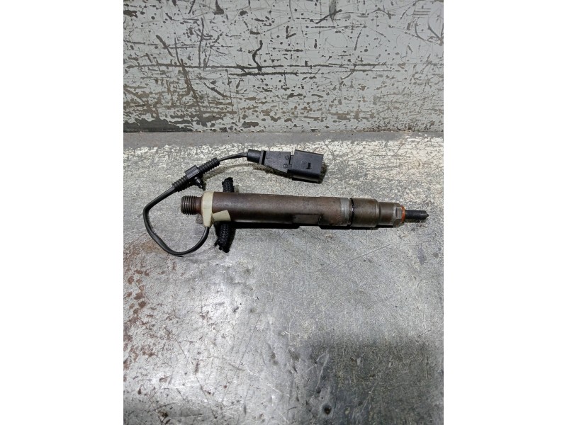 Recambio de inyector para seat leon (1m1) referencia OEM IAM 0432193543 038130202E BOSCH