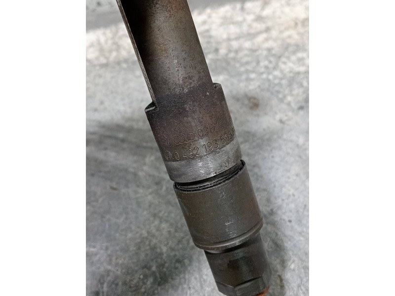 Recambio de inyector para seat leon (1m1) referencia OEM IAM 0432193595 038130202A BOSCH