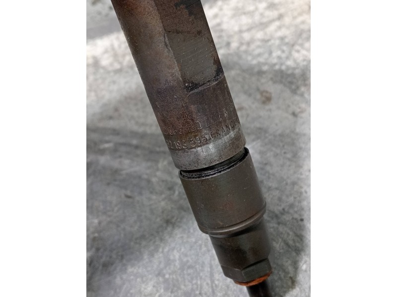 Recambio de inyector para seat leon (1m1) referencia OEM IAM 0432193595 038130202A BOSCH