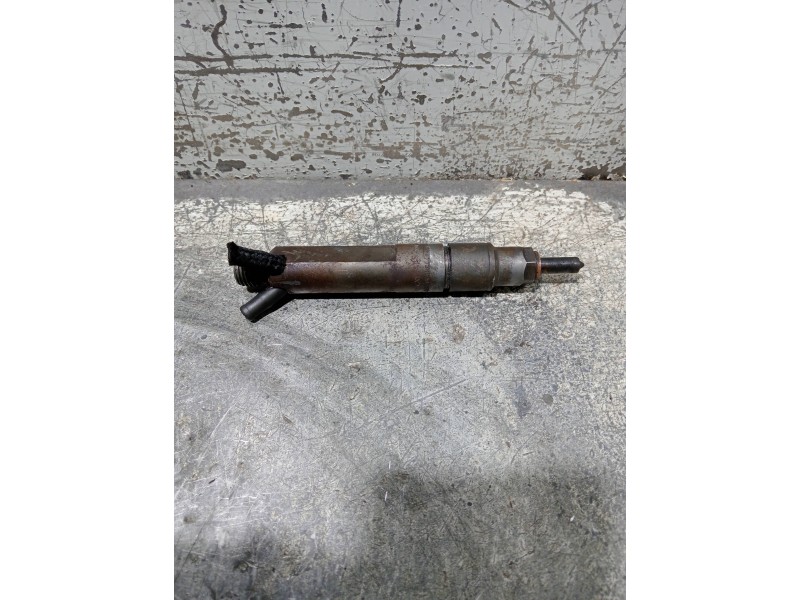 Recambio de inyector para seat leon (1m1) referencia OEM IAM 0432193595 038130202A BOSCH