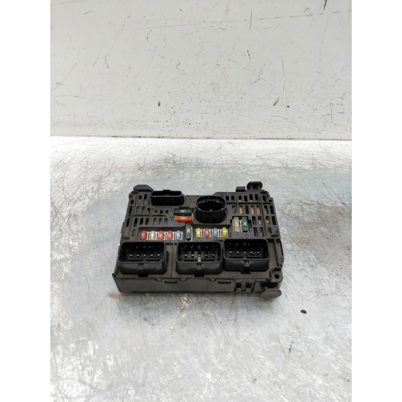 Recambio de caja reles / fusibles para peugeot 407 sw referencia OEM IAM 9661682580 S118983001P 