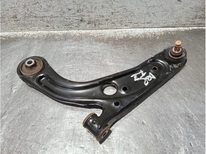 Recambio de brazo suspension inferior delantero izquierdo para fiat 500 312 1.0 hybrid referencia OEM IAM 00520139620  