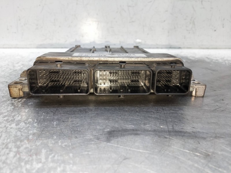 Recambio de centralita motor uce para renault megane iii berlina 5 p referencia OEM IAM 237103251R  