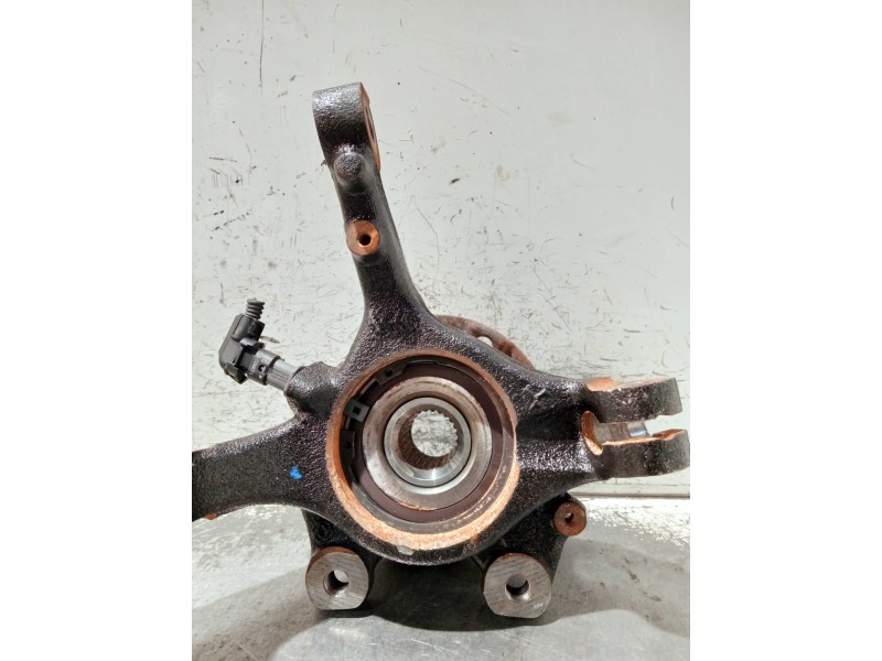Recambio de mangueta delantera derecha para peugeot 208 (p2) referencia OEM IAM   