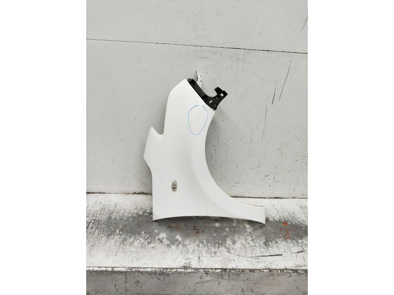 Recambio de aleta delantera derecha para citroen c3 picasso referencia OEM IAM   