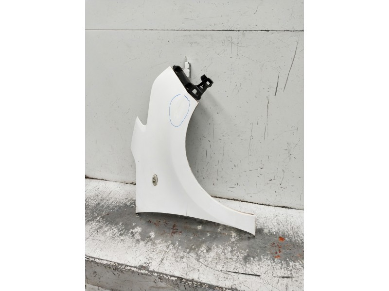 Recambio de aleta delantera derecha para citroen c3 picasso referencia OEM IAM   