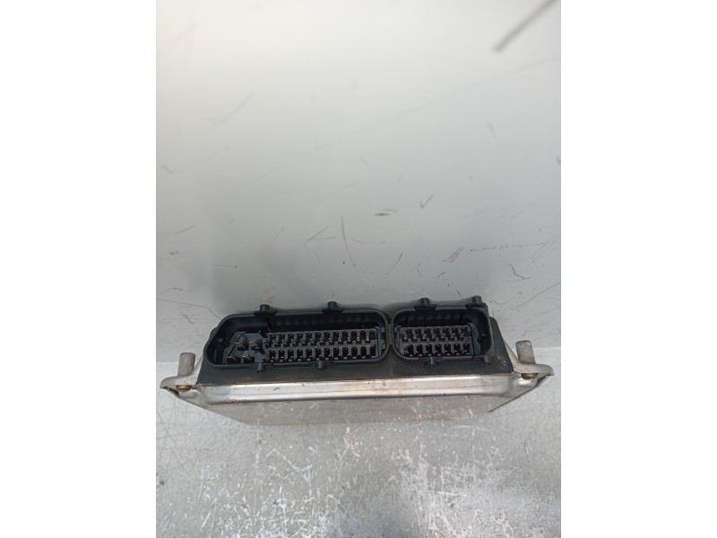 Recambio de centralita motor uce para volkswagen polo berlina (6n2) trendline referencia OEM IAM 0261207178 030906032CG 